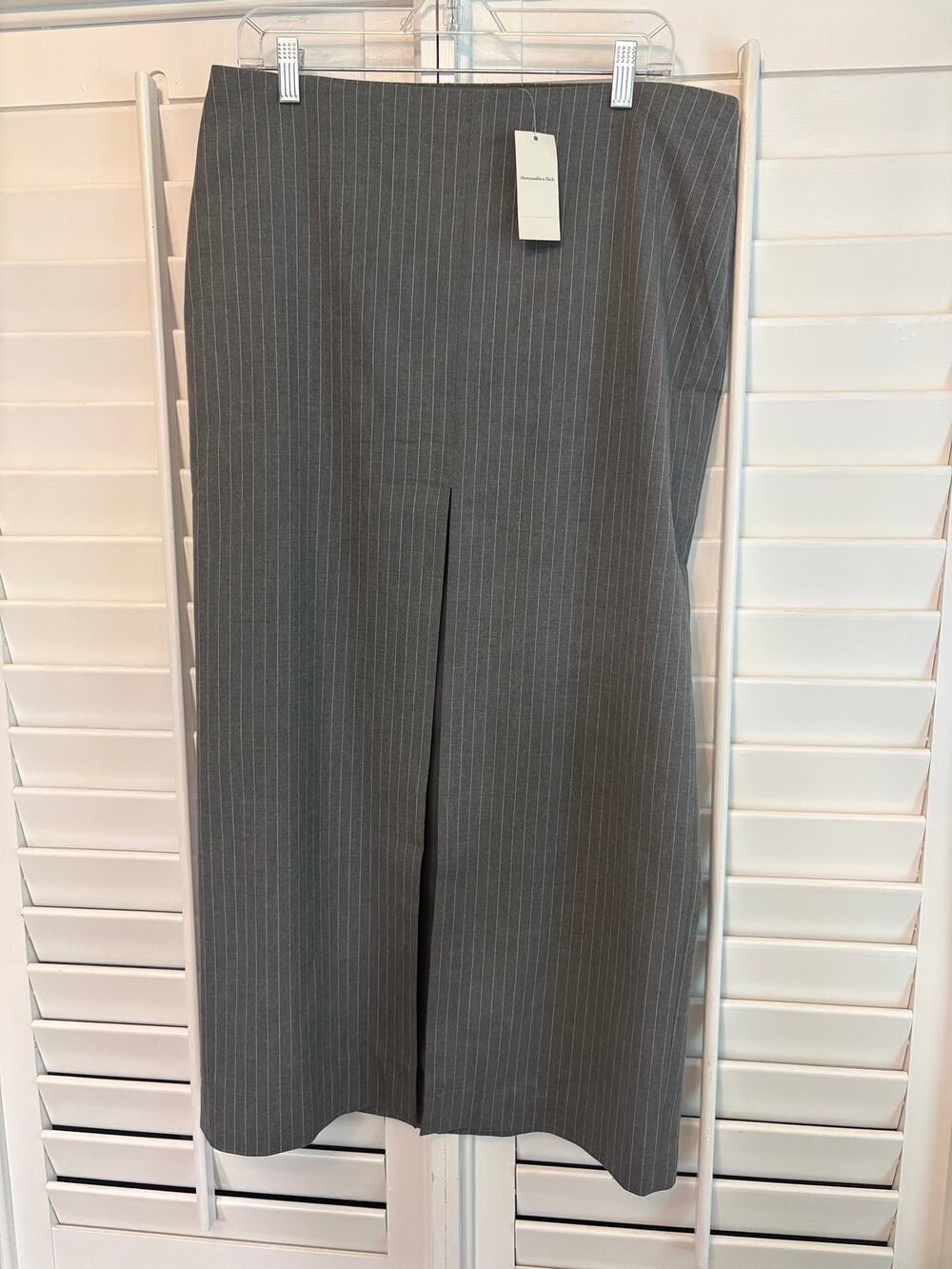 Abercrombie & Fitch Gray And White Stripe Pinstripe Midi Skirt Size Medium